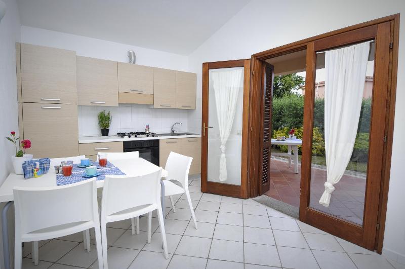 Residence Le Canne San Teodoro  Exterior foto