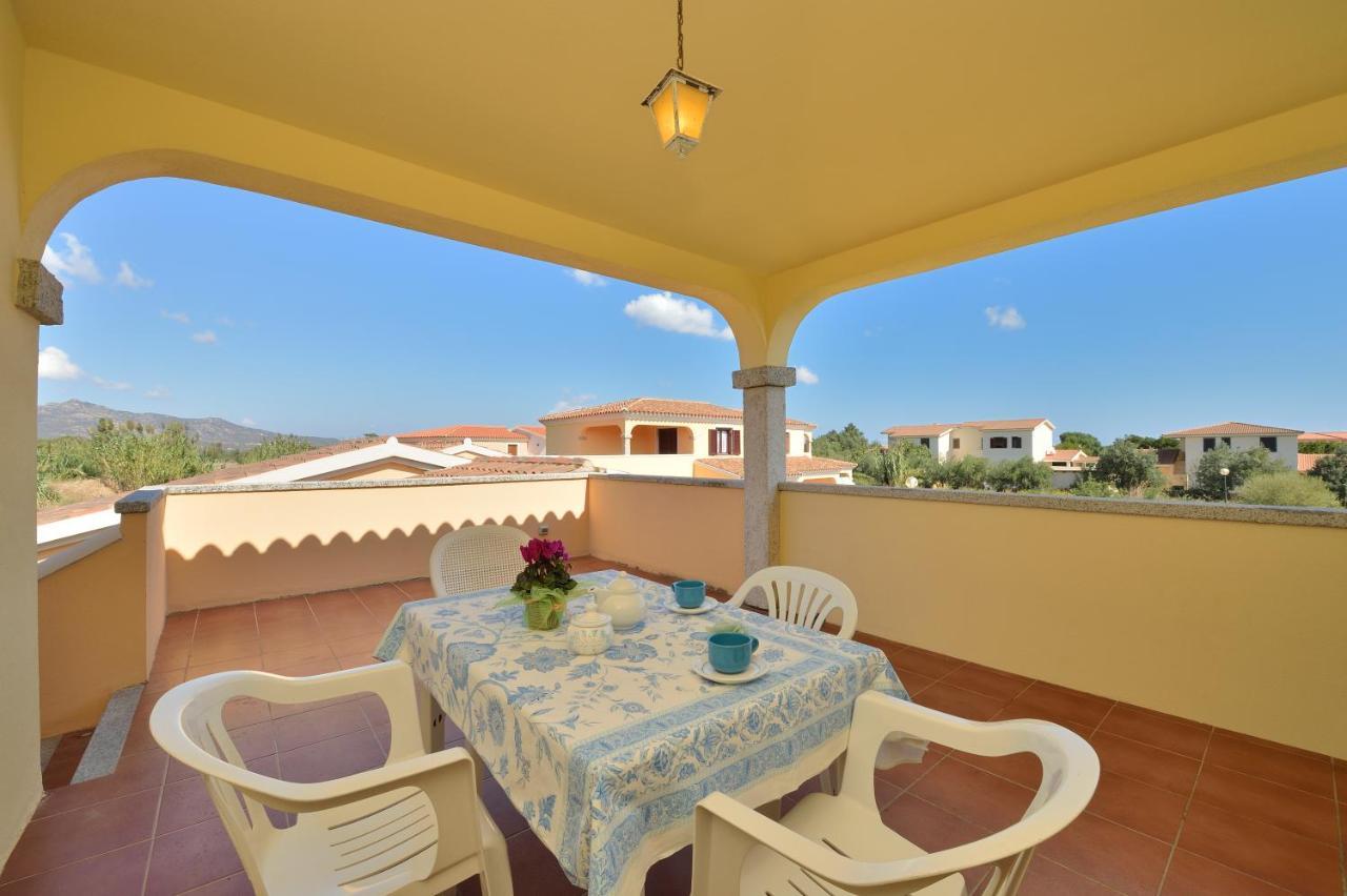 Residence Le Canne San Teodoro  Exterior foto